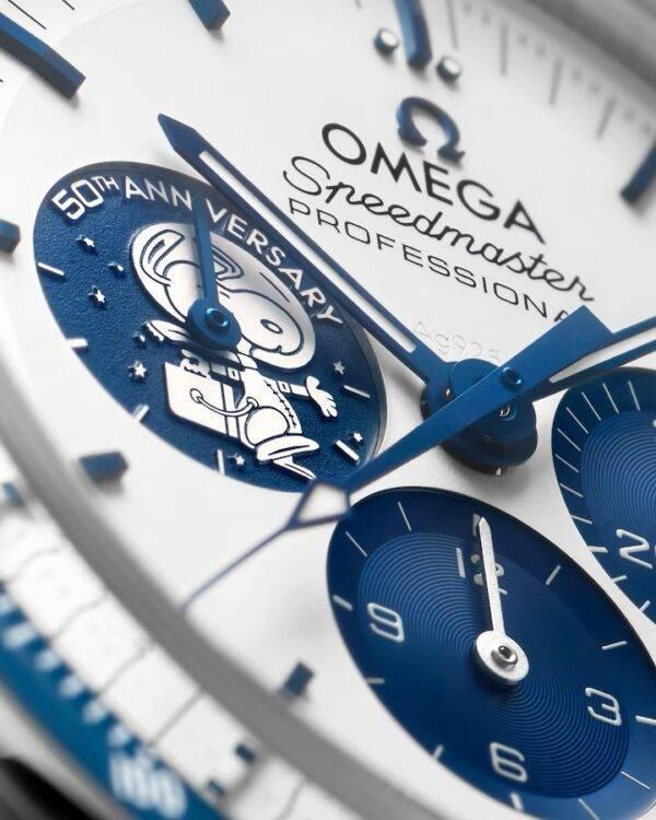 Omega Speedmaster Silver Snoopy Award Men’s Watch